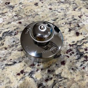 Pampered Chef Cut & Seal